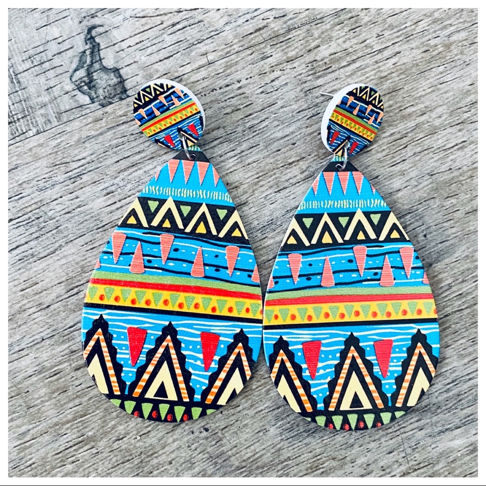 ETHNIC PRINT CHIC DROPPED EARRINGS - Picture 4 of 4
